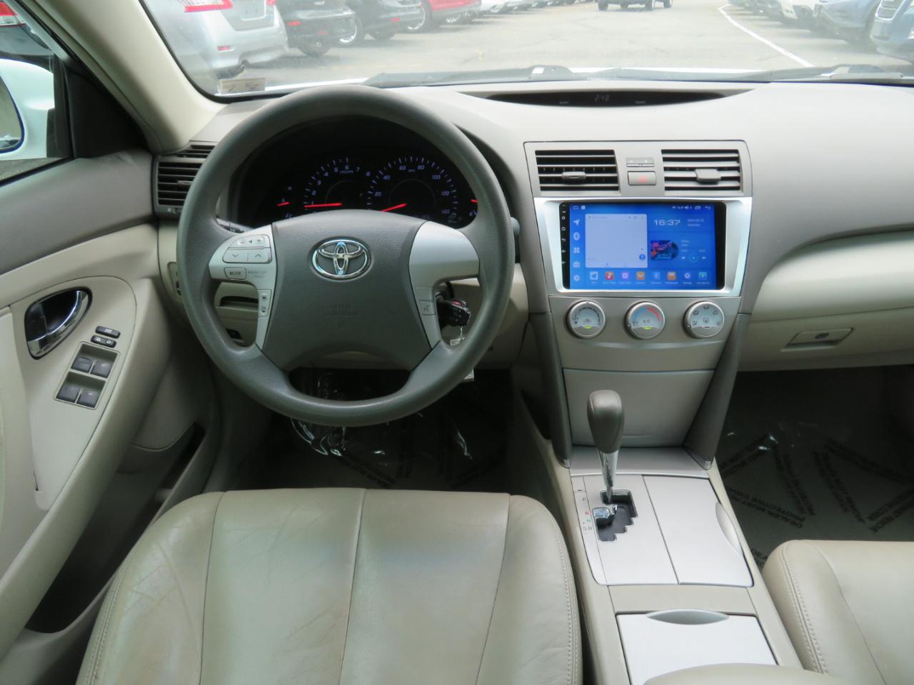 Toyota Camry LE 6-Spd MT 2011