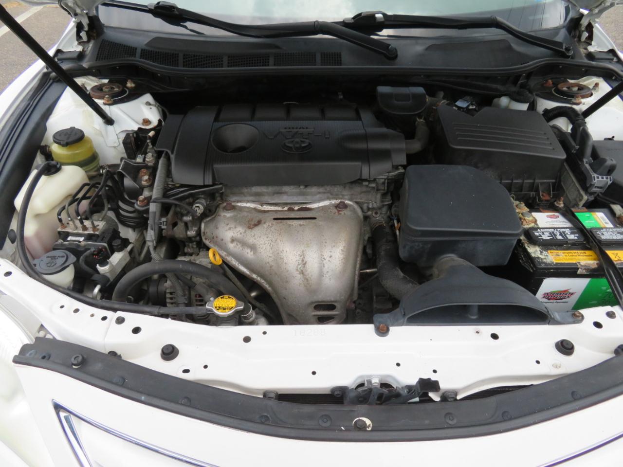 Toyota Camry LE 6-Spd MT 2011