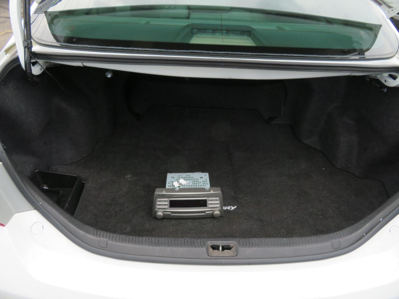 Toyota Camry LE 6-Spd MT 2011
