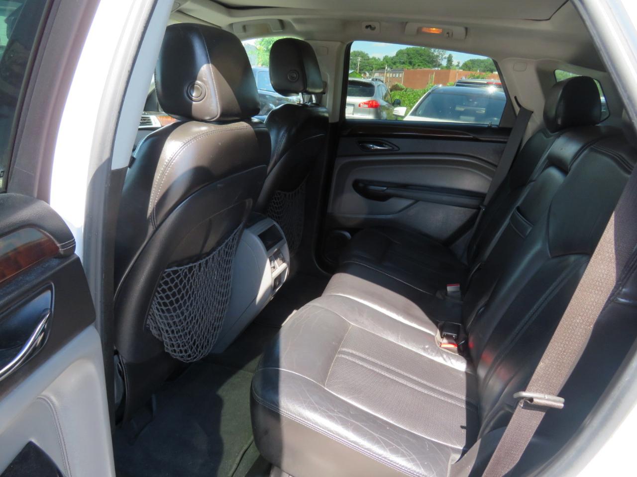 Cadillac SRX Luxury Collection 2011