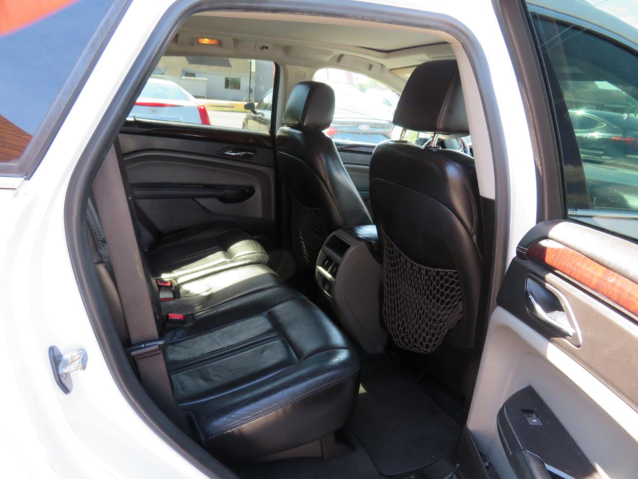 Cadillac SRX Luxury Collection 2011