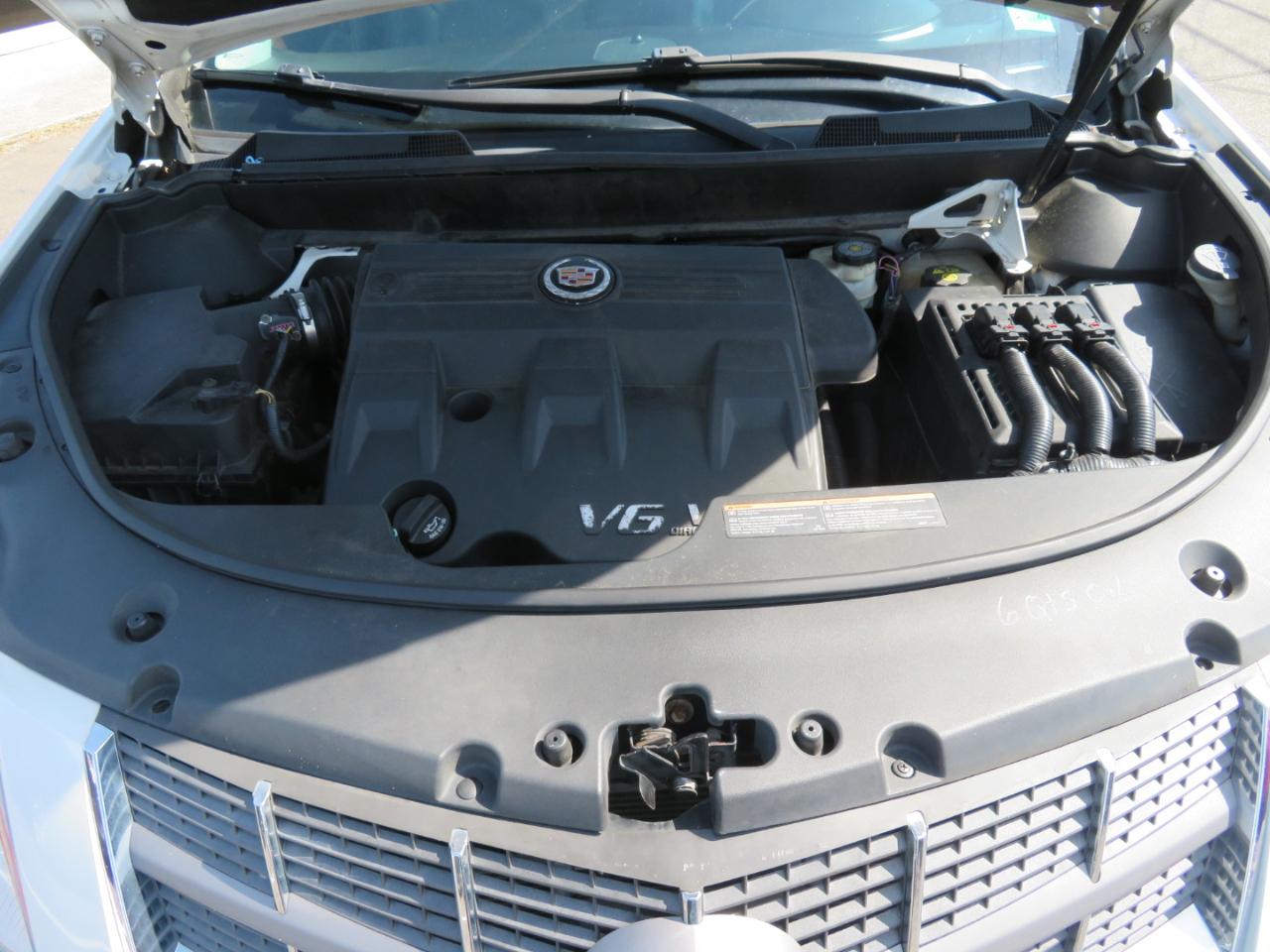 Cadillac SRX Luxury Collection 2011