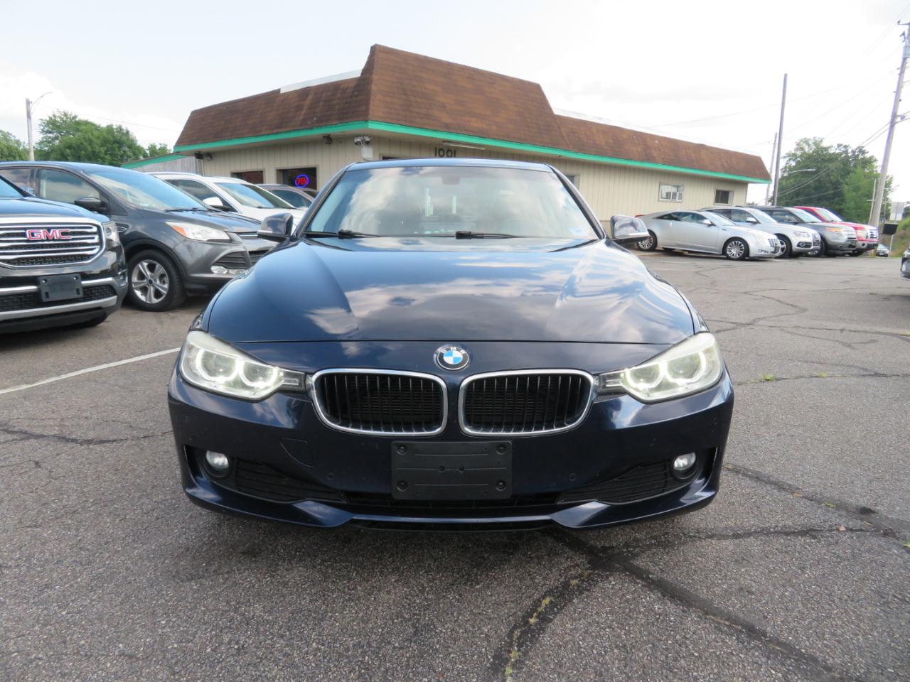 BMW 3-Series 320i Sedan 2014
