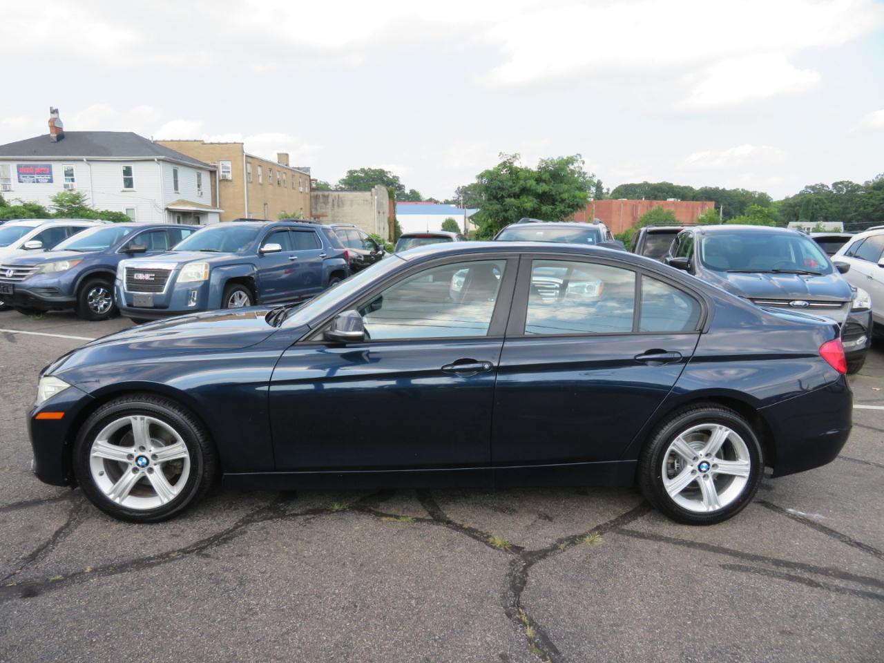 BMW 3-Series 320i Sedan 2014