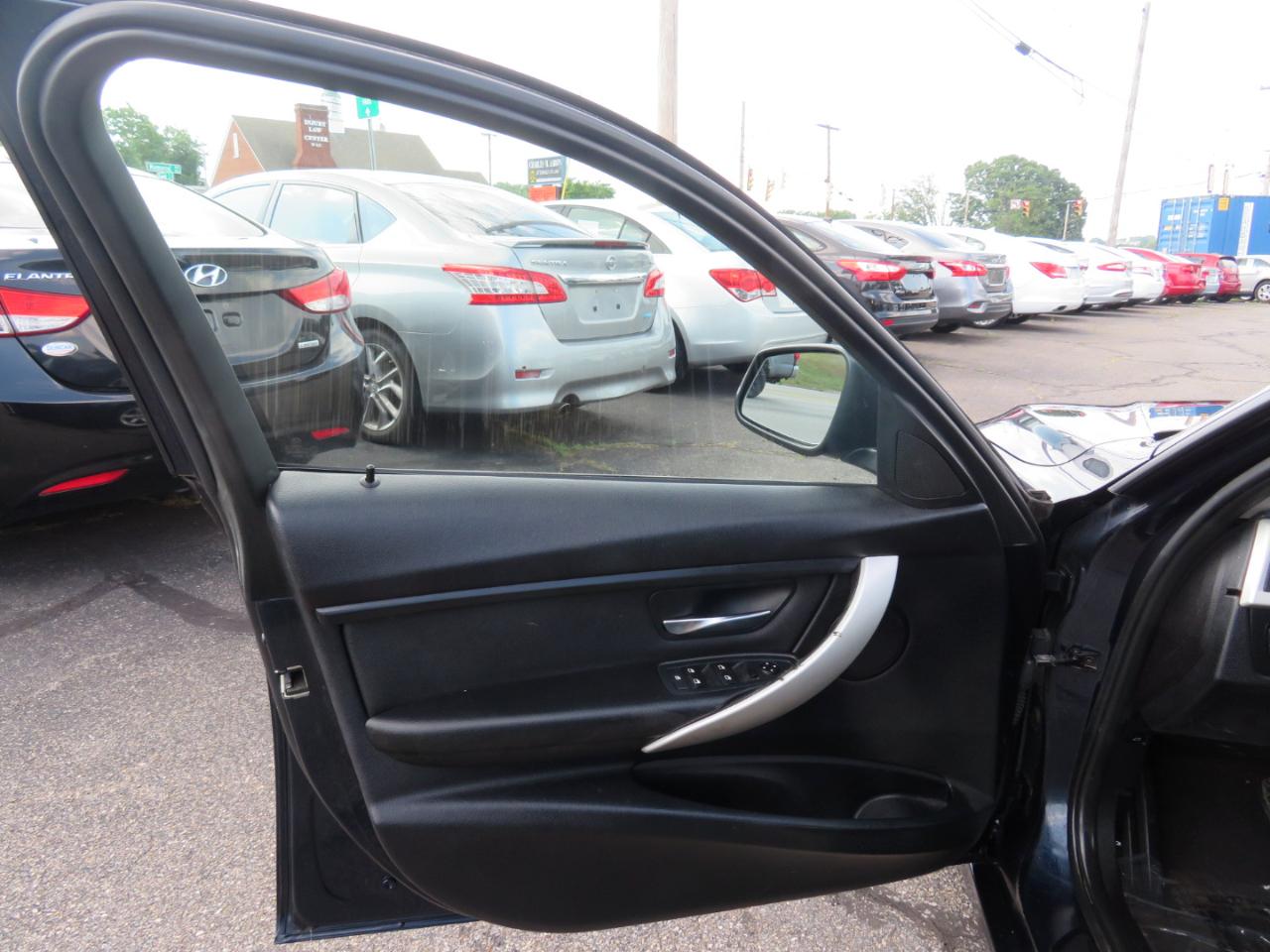 BMW 3-Series 320i Sedan 2014