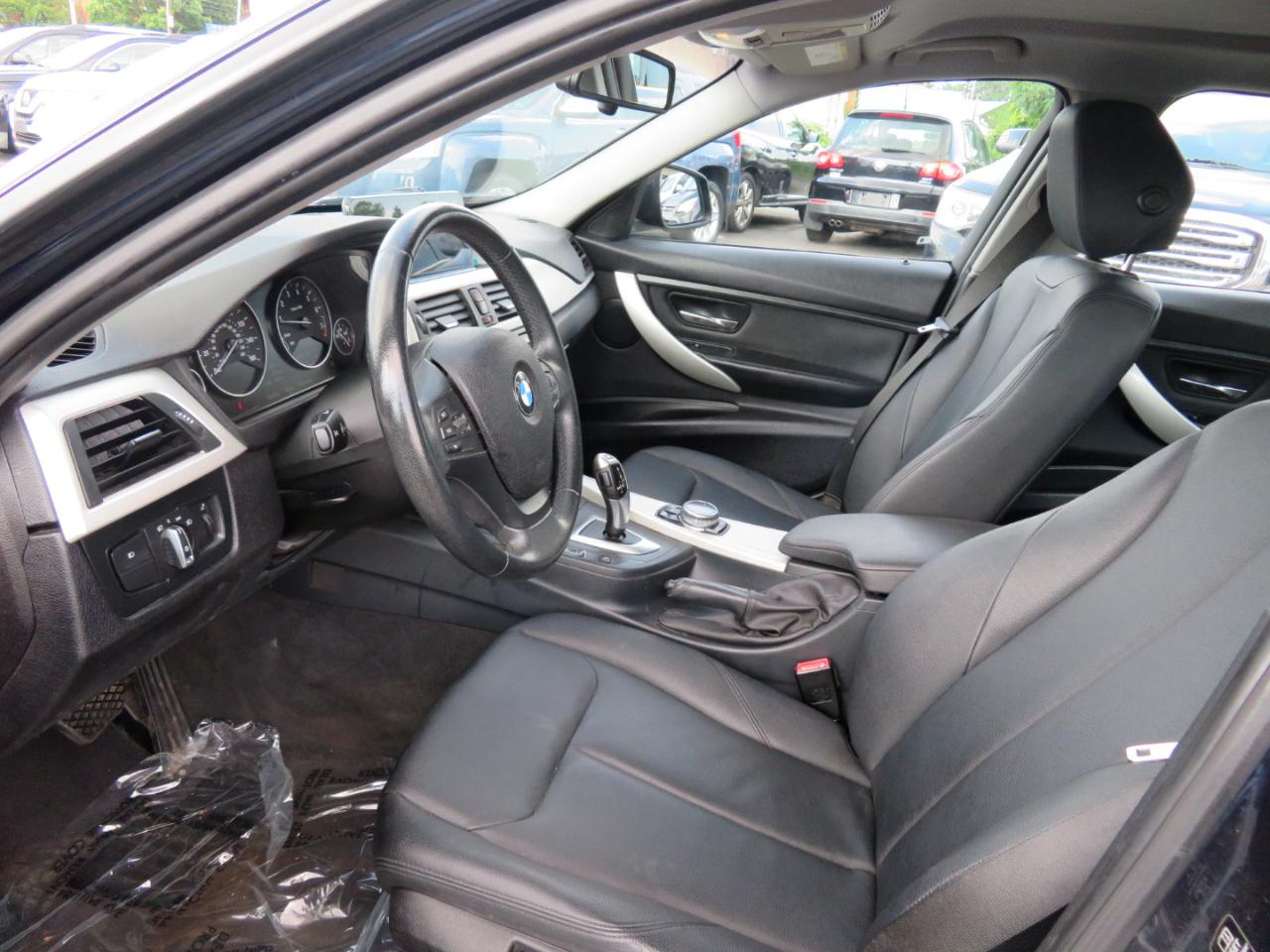 BMW 3-Series 320i Sedan 2014