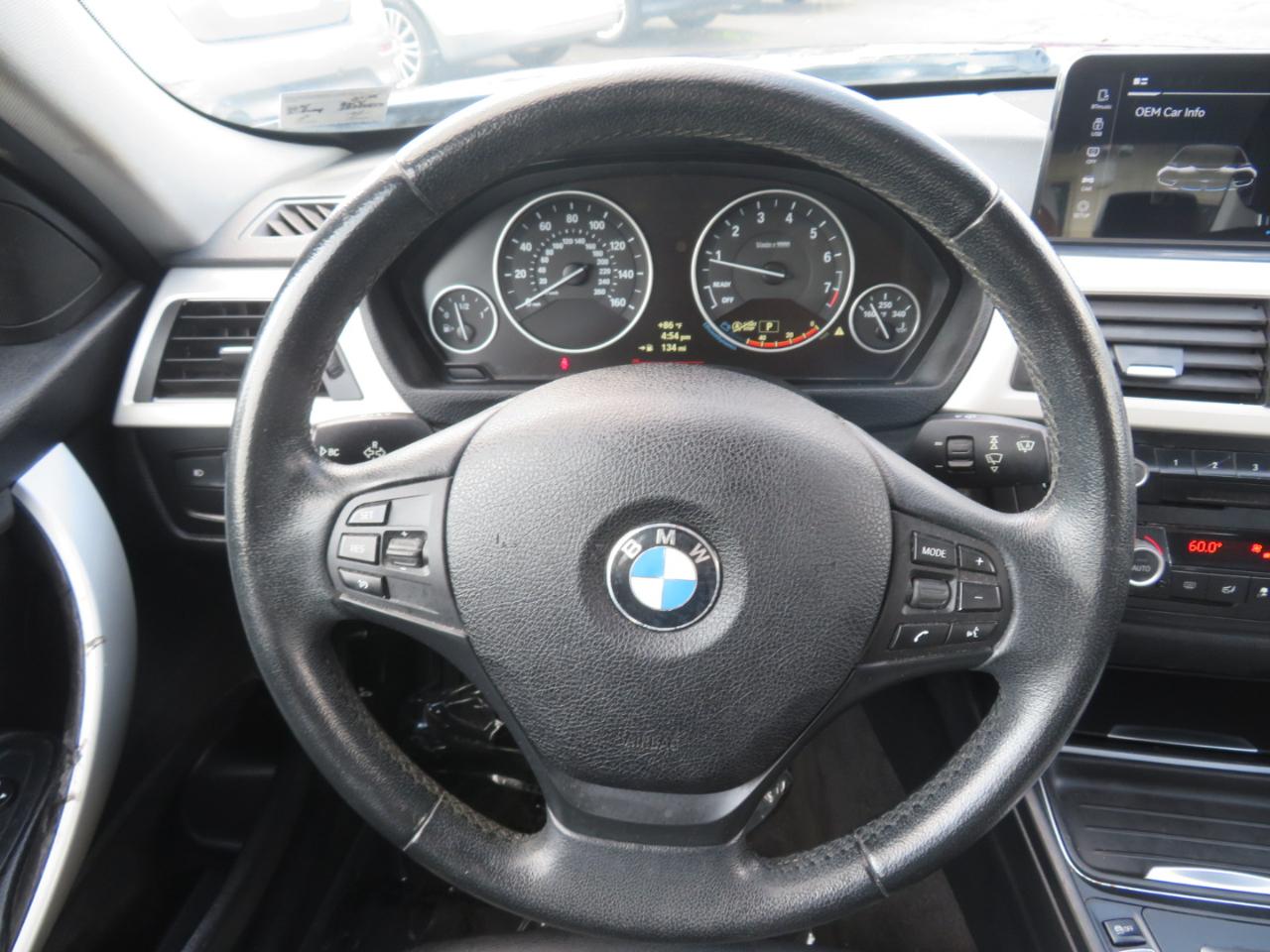 BMW 3-Series 320i Sedan 2014
