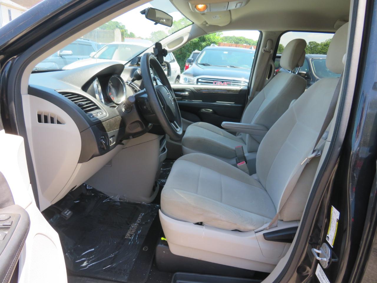 Dodge Grand Caravan SE 2013