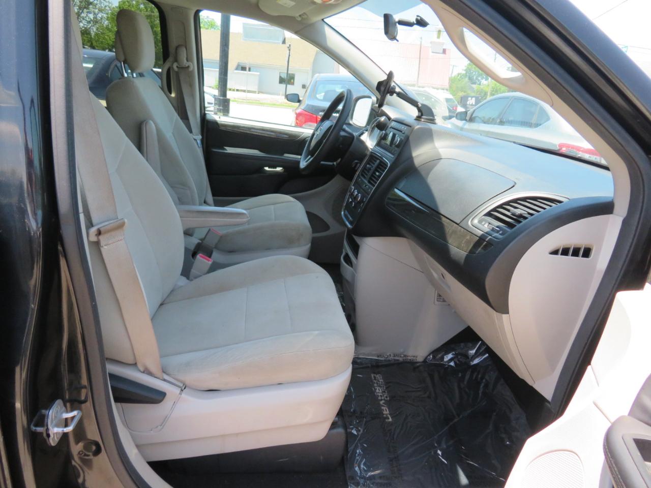 Dodge Grand Caravan SE 2013