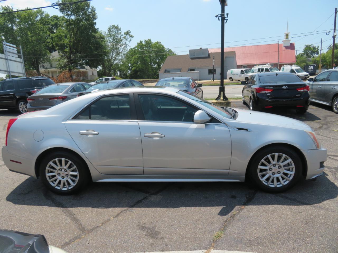 Cadillac CTS 3.0L Luxury AWD 2011