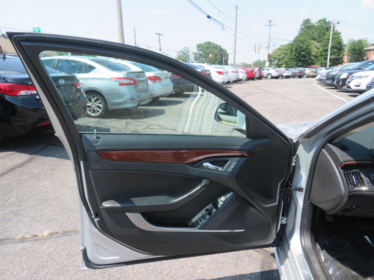 Cadillac CTS 3.0L Luxury AWD 2011