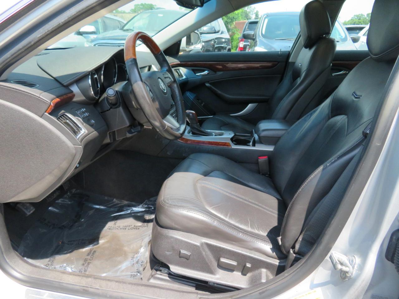 Cadillac CTS 3.0L Luxury AWD 2011
