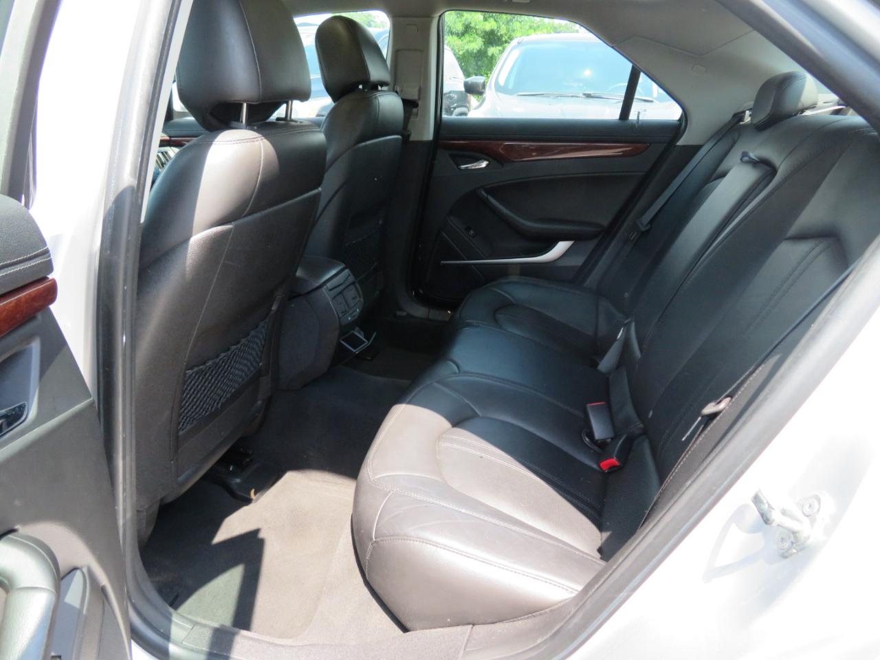 Cadillac CTS 3.0L Luxury AWD 2011
