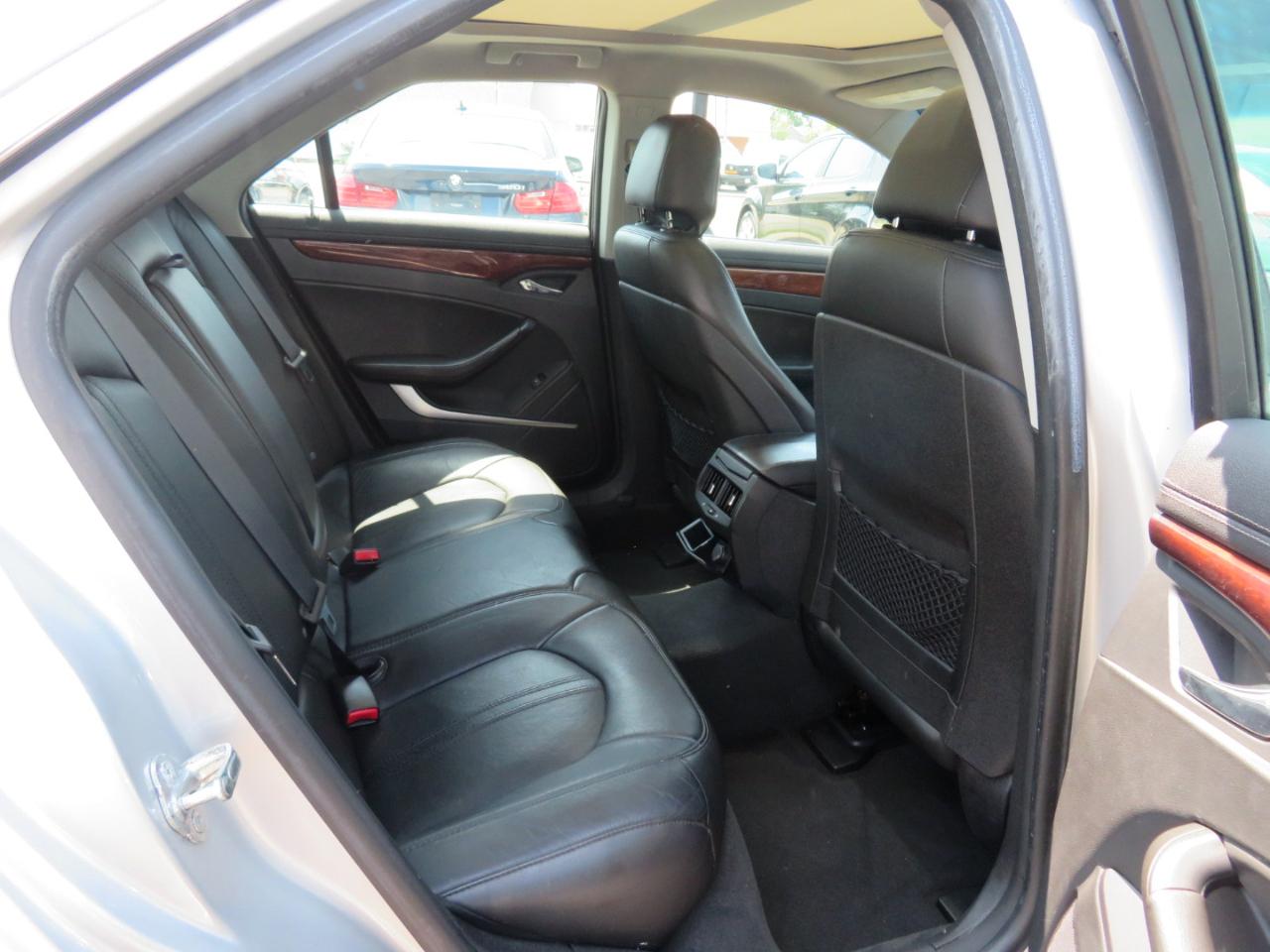 Cadillac CTS 3.0L Luxury AWD 2011