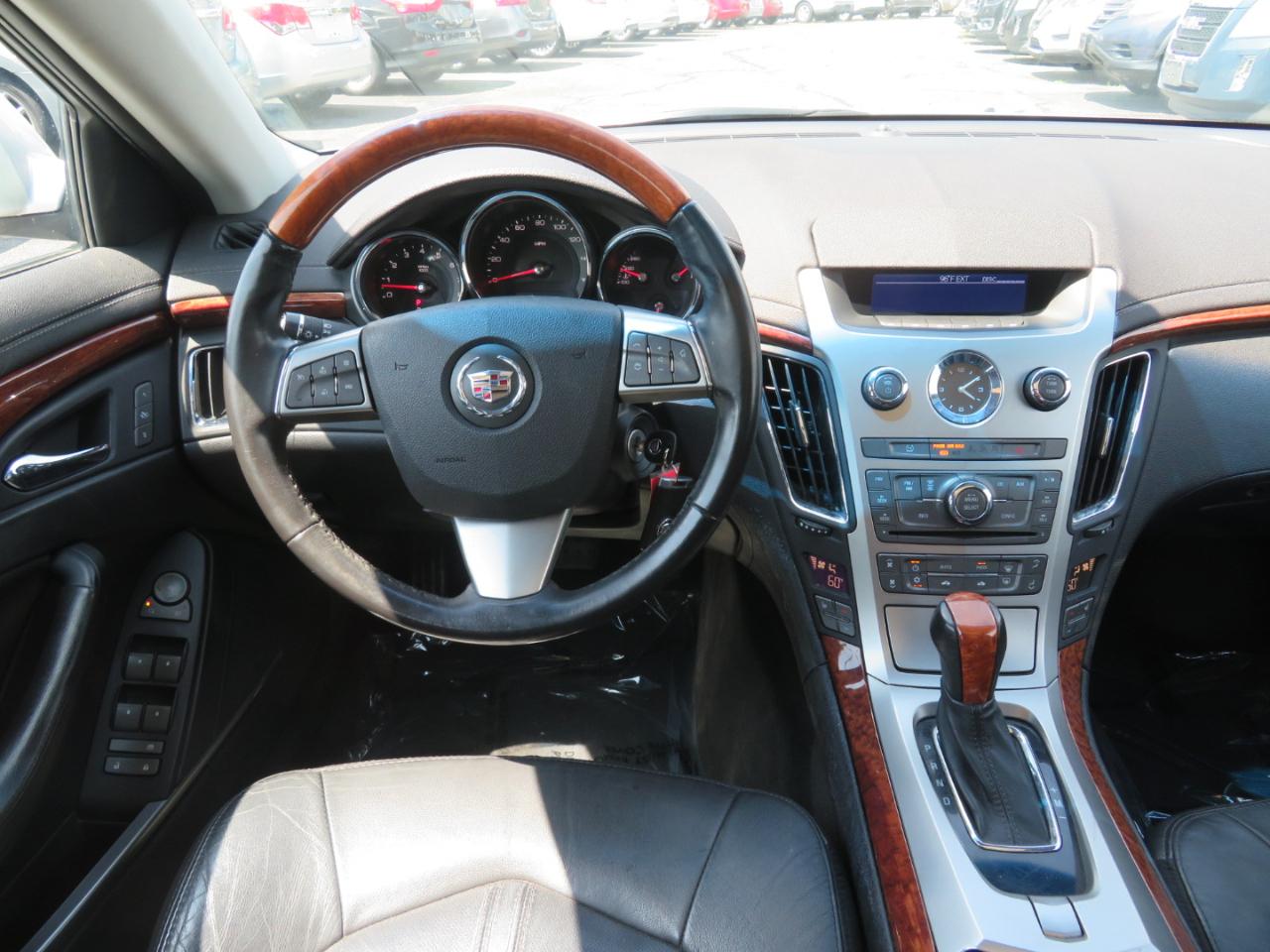 Cadillac CTS 3.0L Luxury AWD 2011