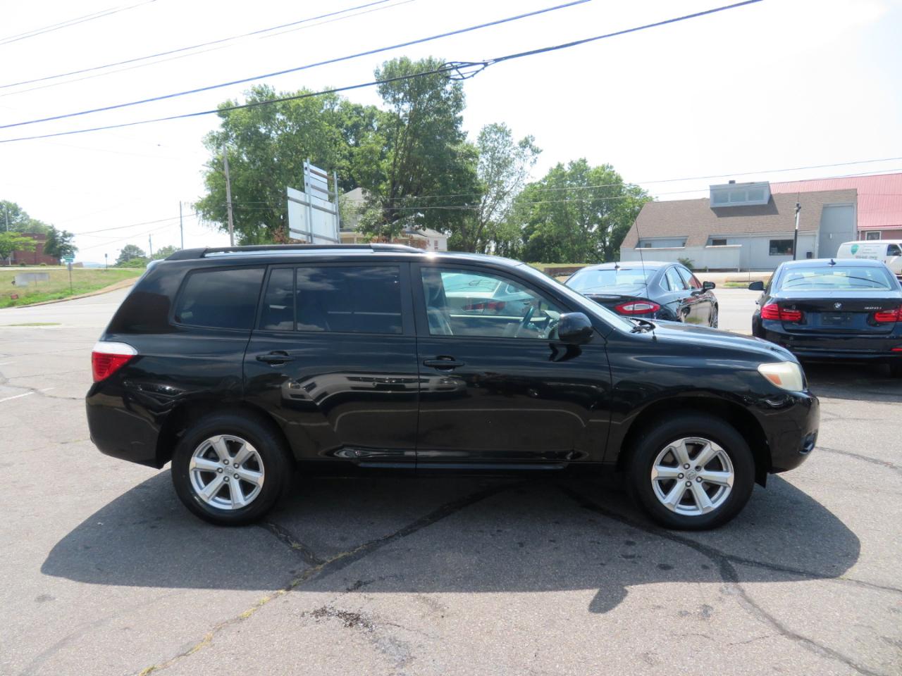 Toyota Highlander Base 4WD 2009