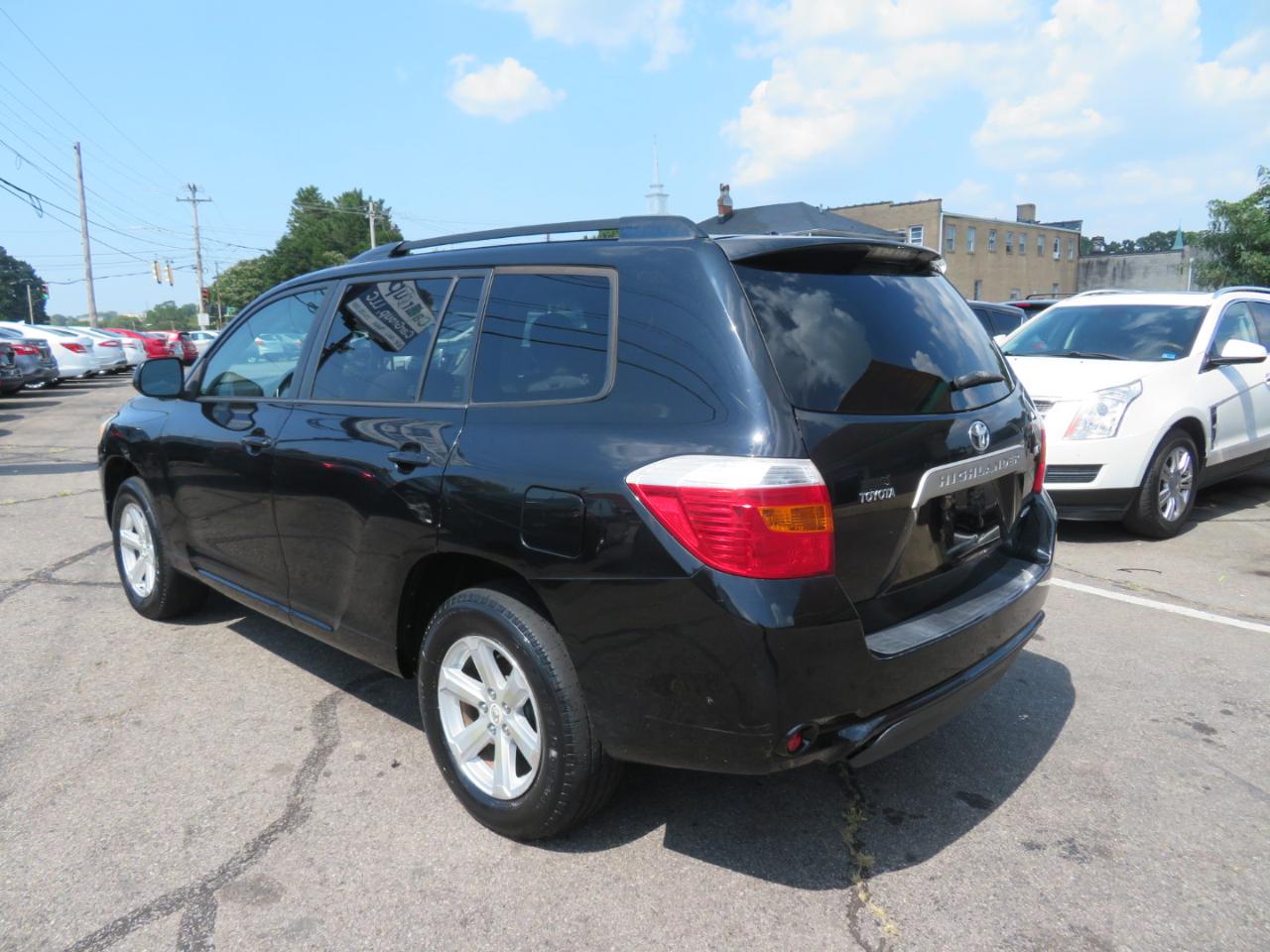 Toyota Highlander Base 4WD 2009