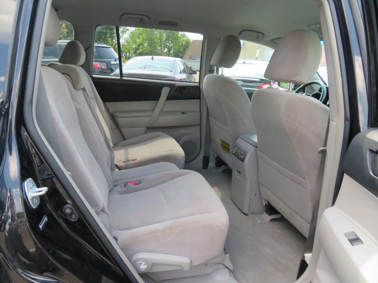 Toyota Highlander Base 4WD 2009