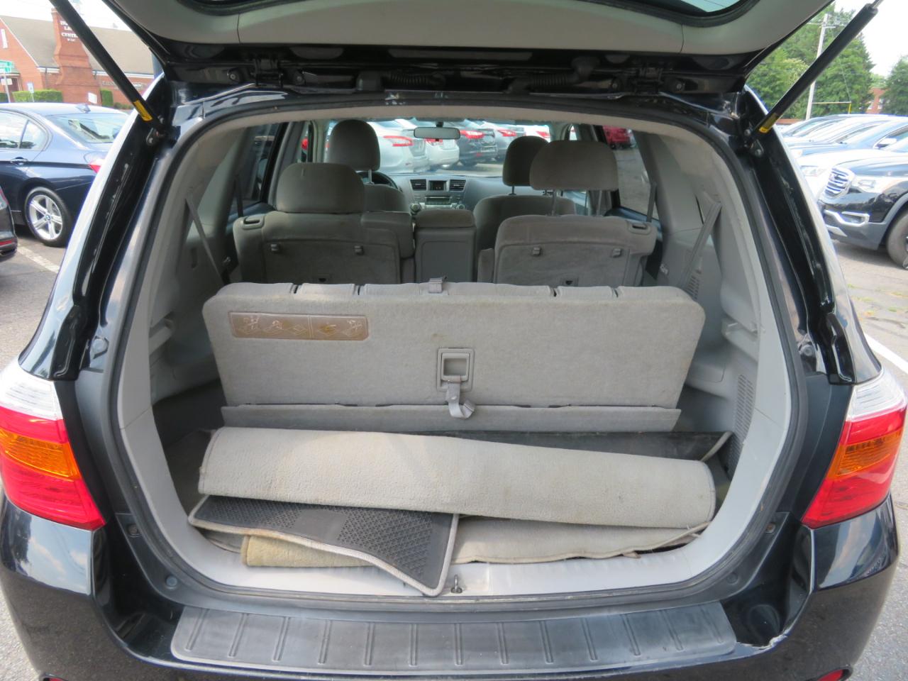 Toyota Highlander Base 4WD 2009