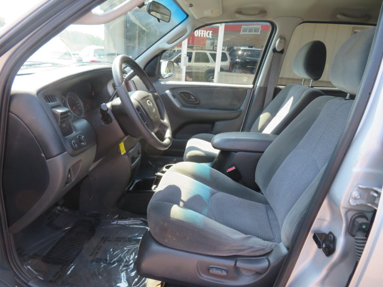 Mazda Tribute LX 4WD 2003