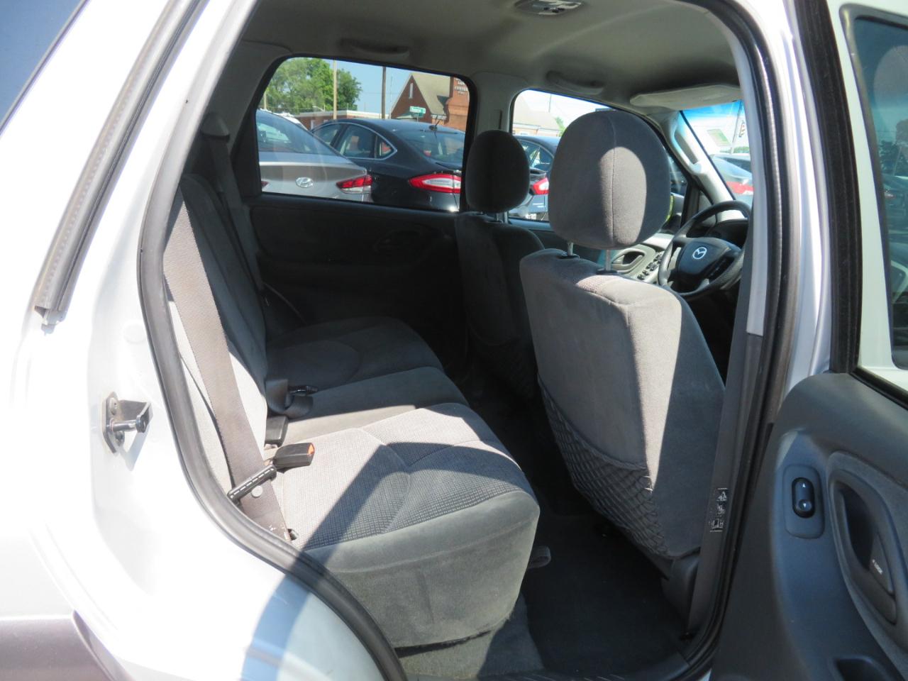 Mazda Tribute LX 4WD 2003