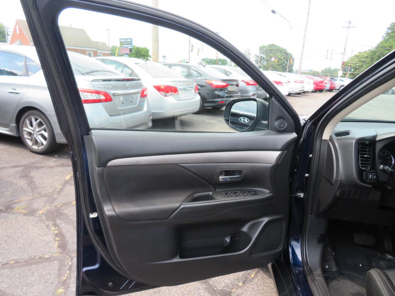 Mitsubishi Outlander SE AWD 2016