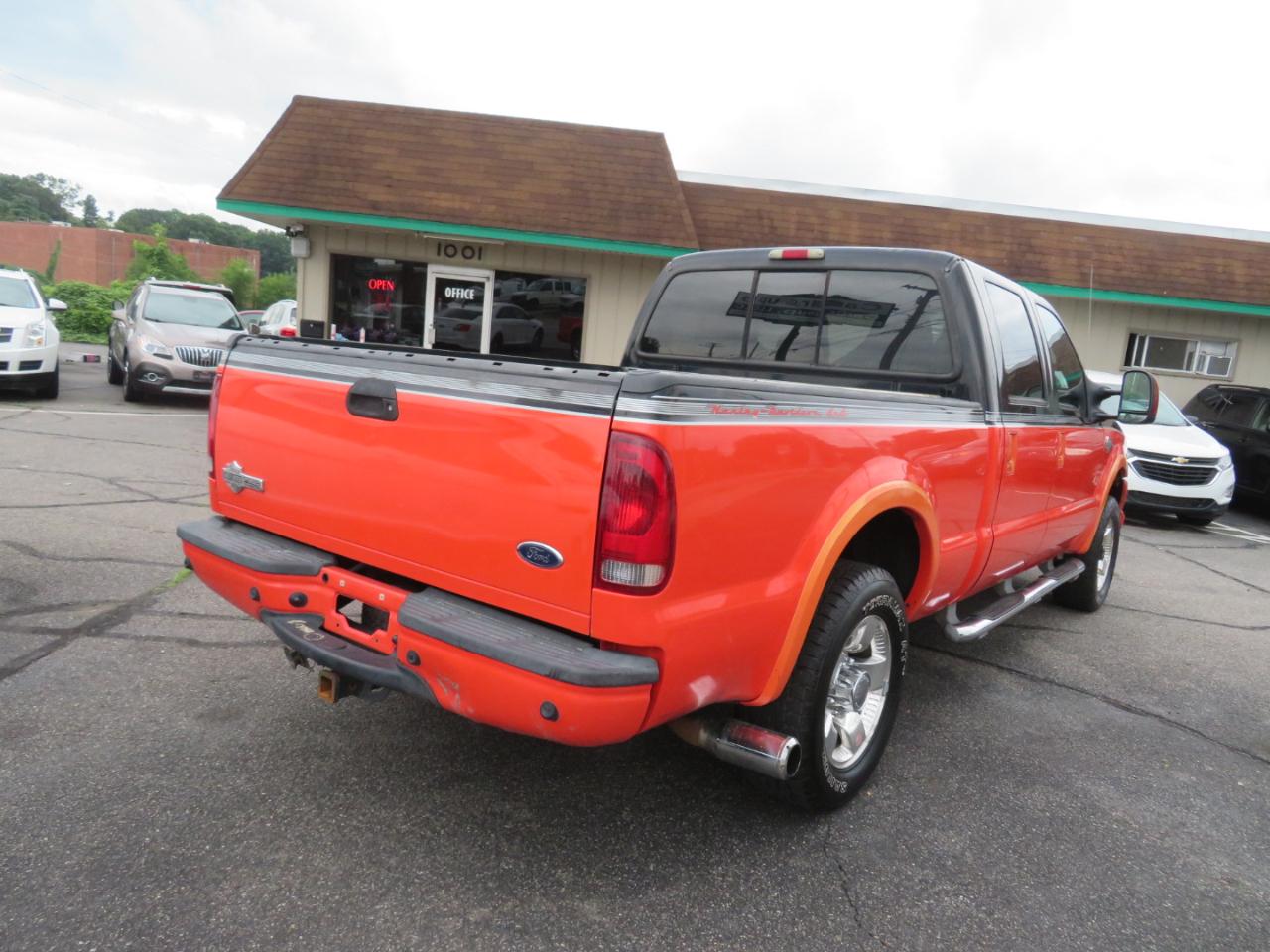 Ford F-250 SD Crew Cab Short Bed Harley Davidson 2004