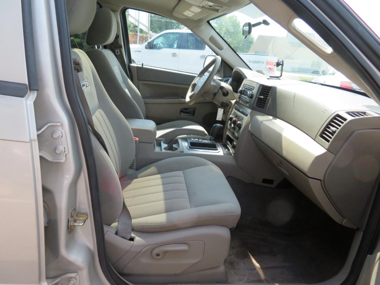 Jeep Grand Cherokee Laredo 2WD 2006