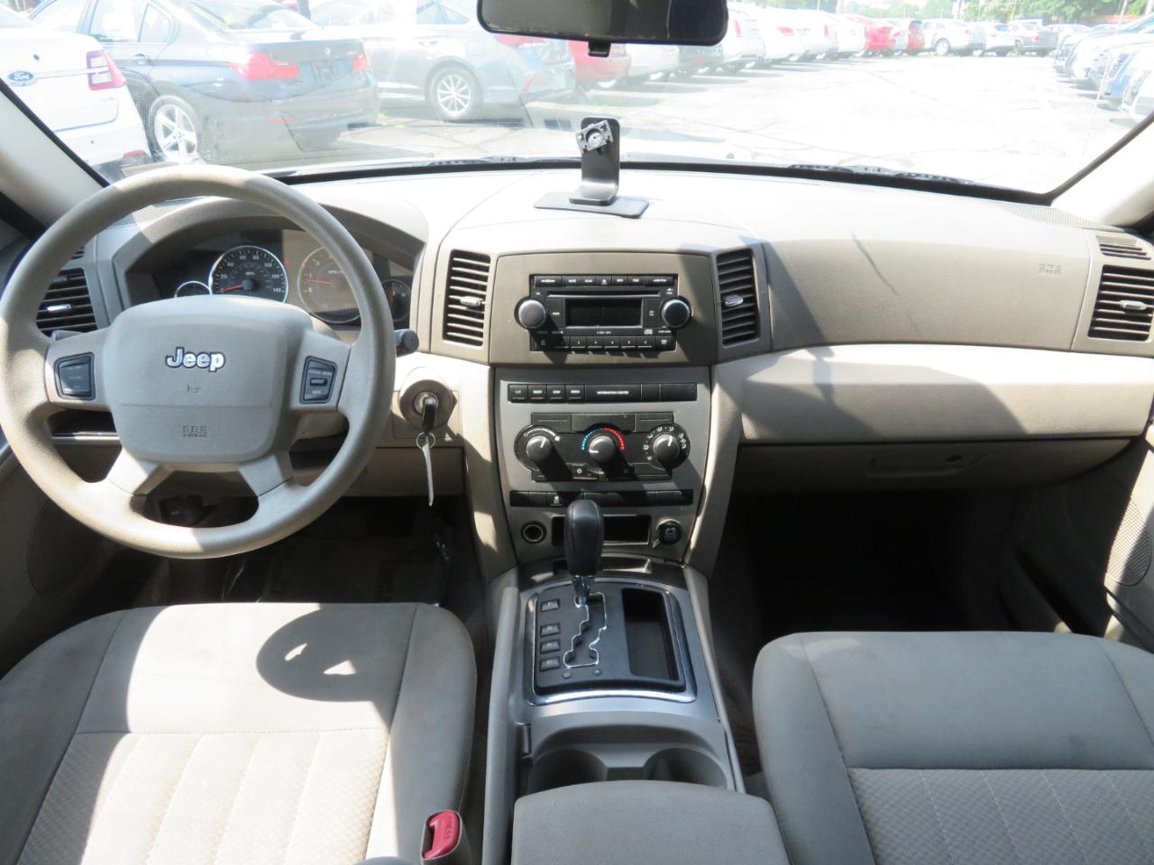 Jeep Grand Cherokee Laredo 2WD 2006