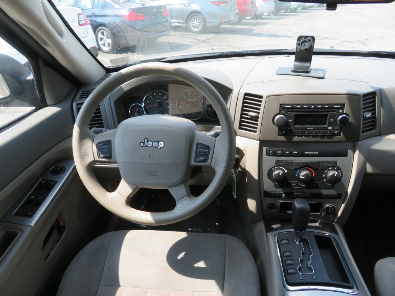Jeep Grand Cherokee Laredo 2WD 2006