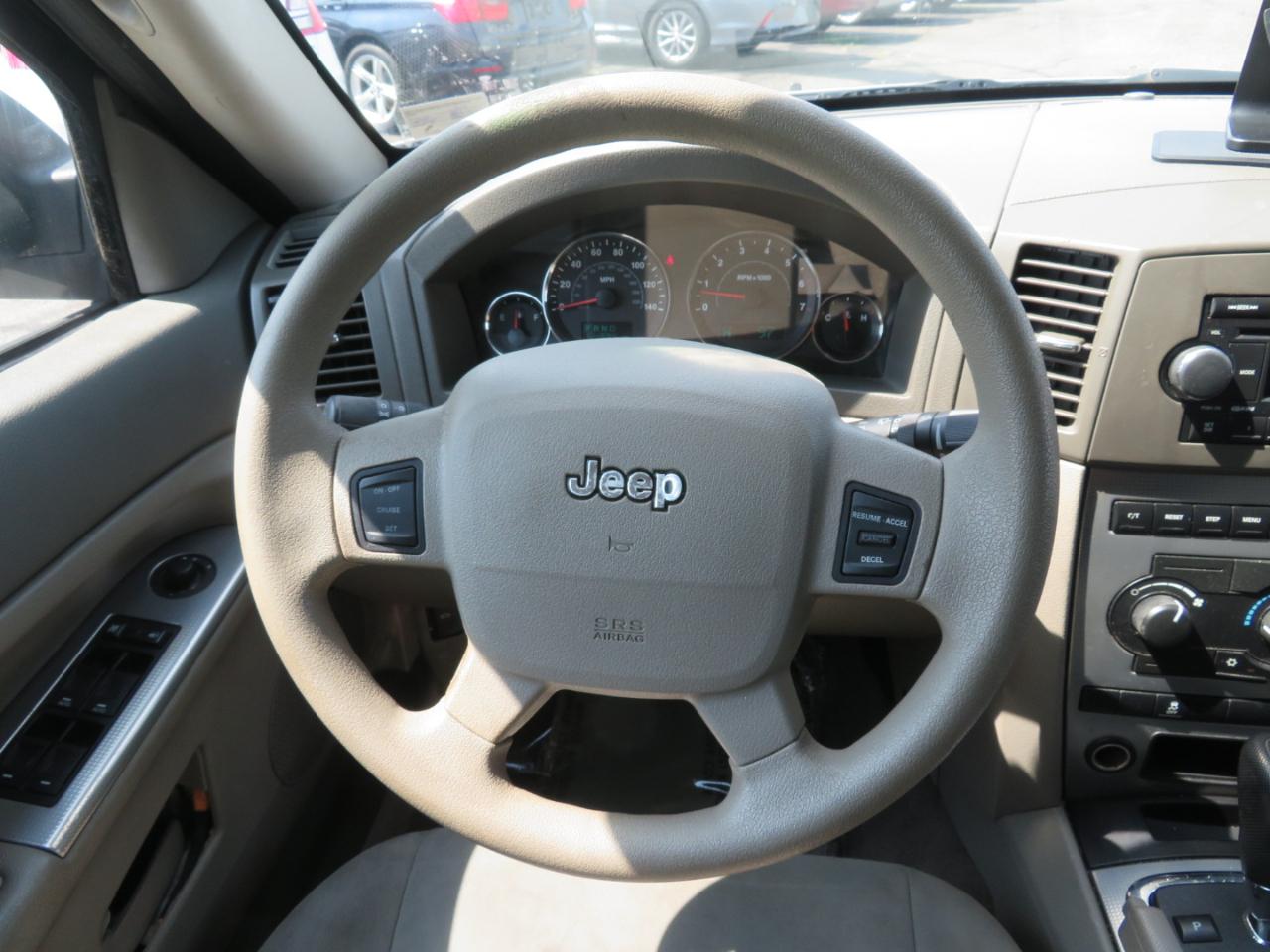 Jeep Grand Cherokee Laredo 2WD 2006