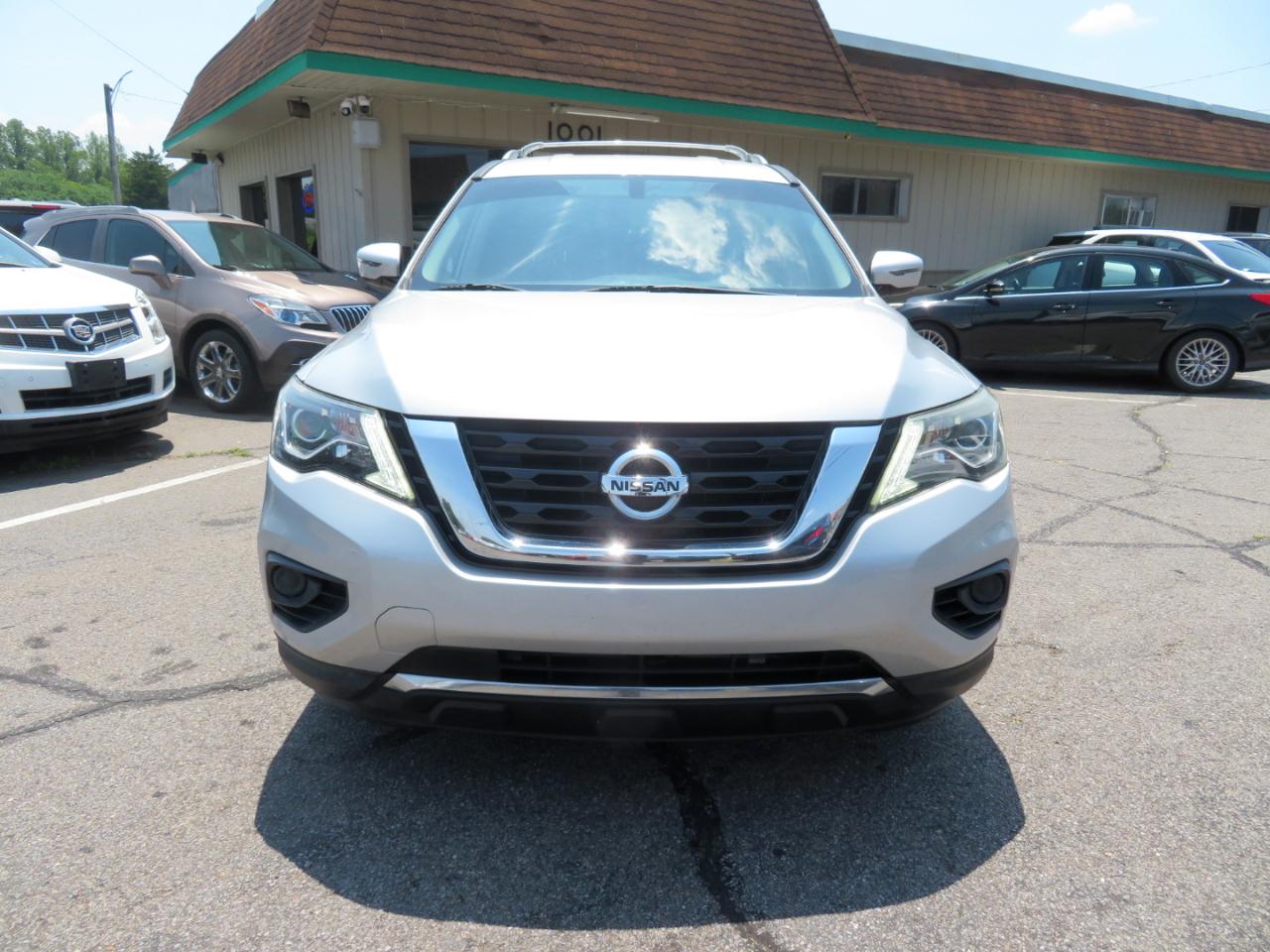 Nissan Pathfinder SV 2WD 2018