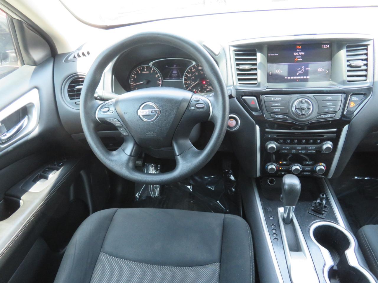 Nissan Pathfinder SV 2WD 2018