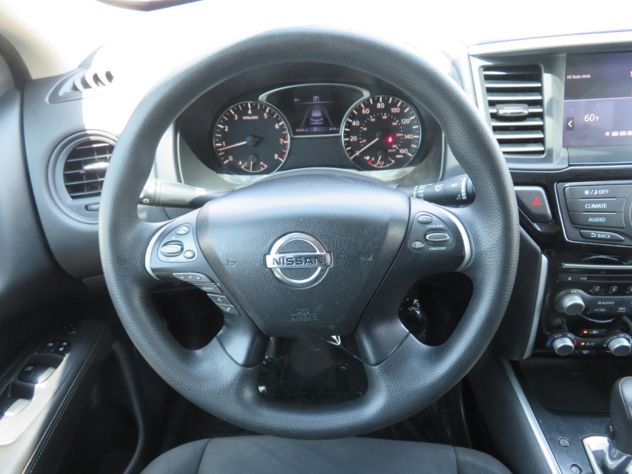 Nissan Pathfinder SV 2WD 2018