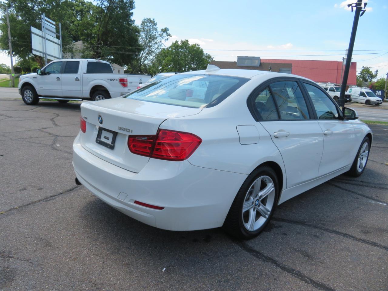 BMW 3-Series 320i xDrive 2014