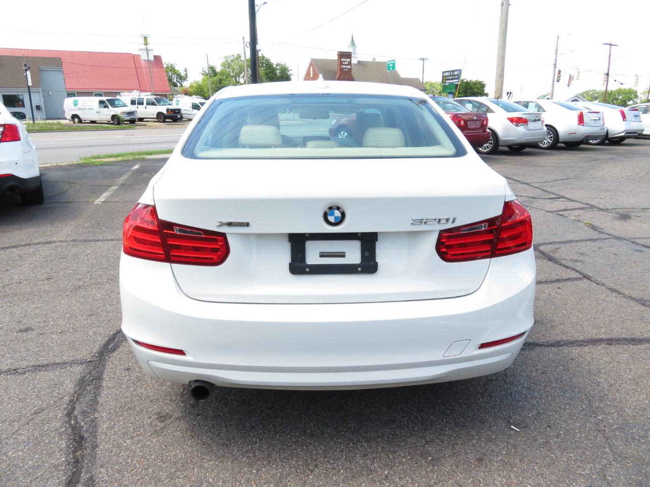 BMW 3-Series 320i xDrive 2014