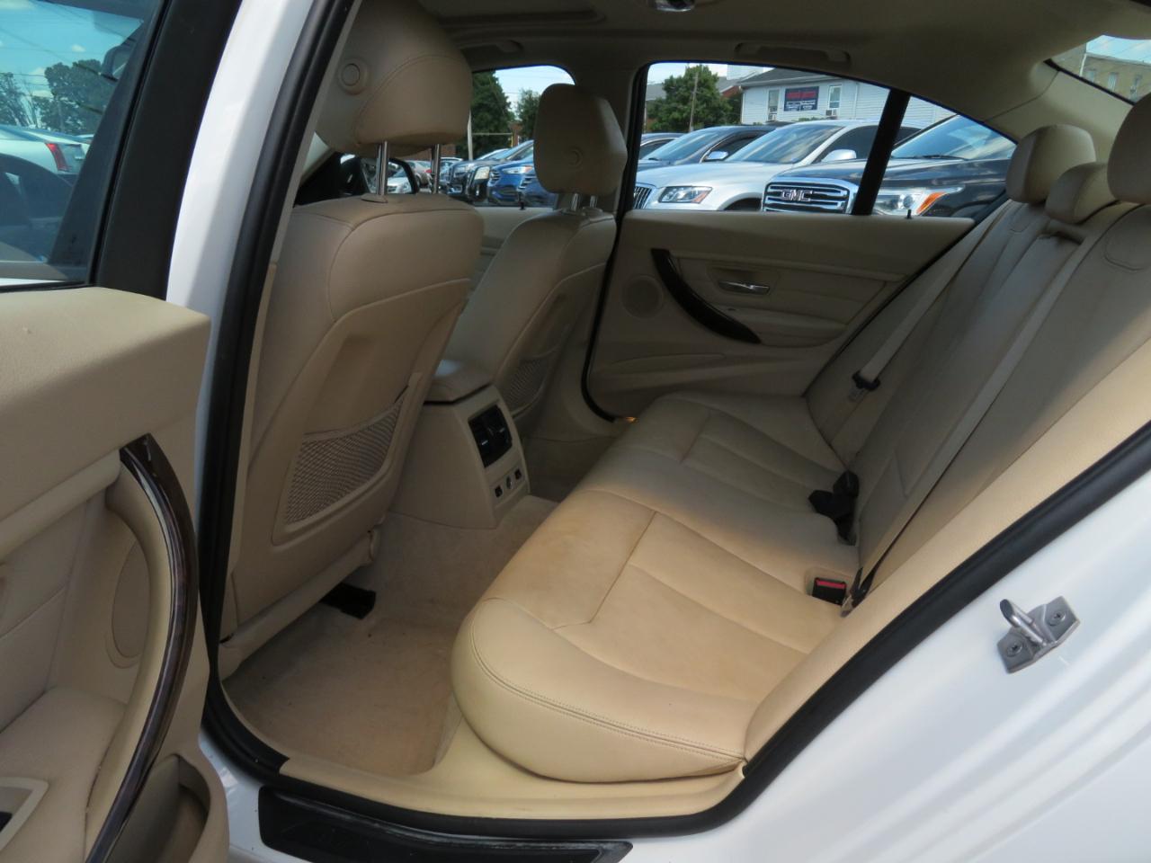 BMW 3-Series 320i xDrive 2014