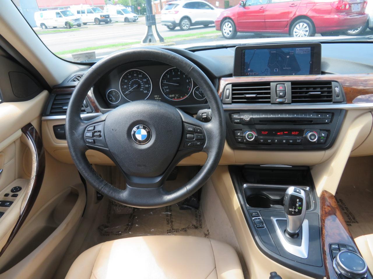 BMW 3-Series 320i xDrive 2014