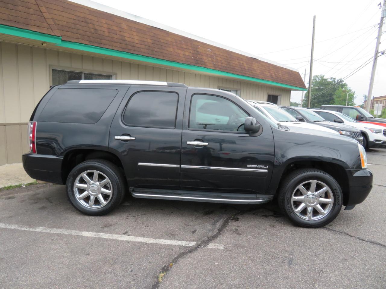 GMC Yukon Denali 4WD 2013