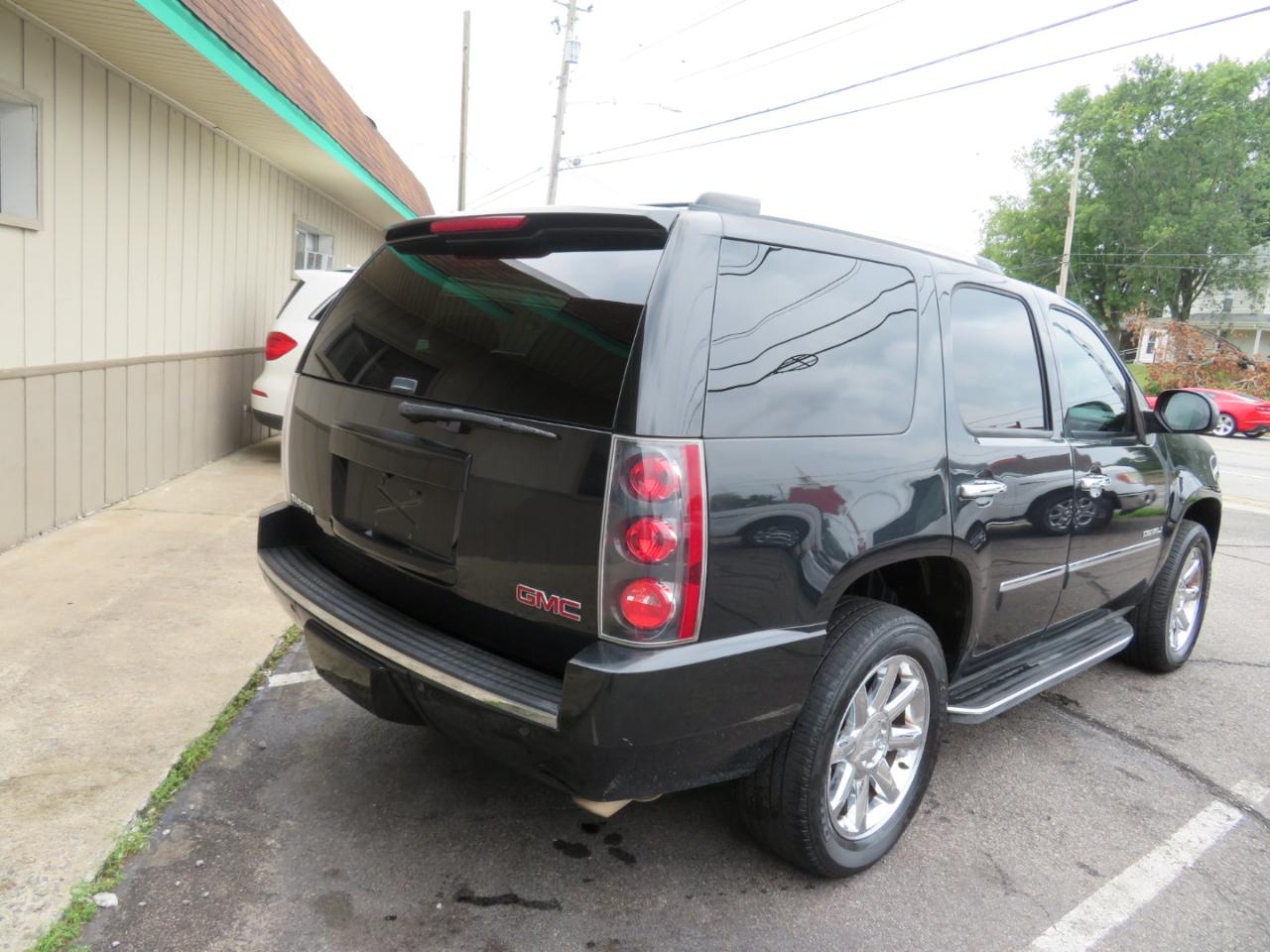 GMC Yukon Denali 4WD 2013