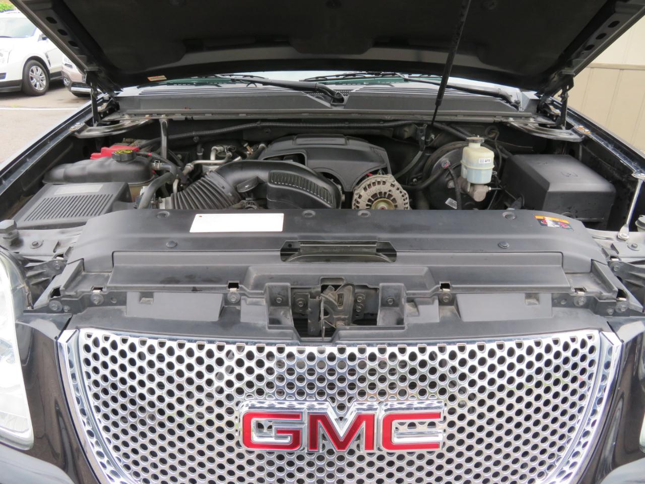 GMC Yukon Denali 4WD 2013