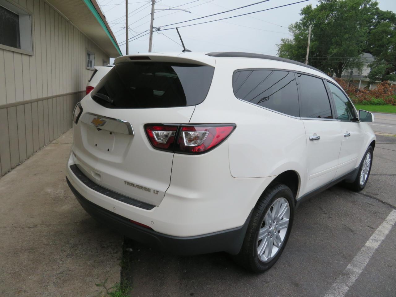 Chevrolet Traverse 1LT FWD 2013