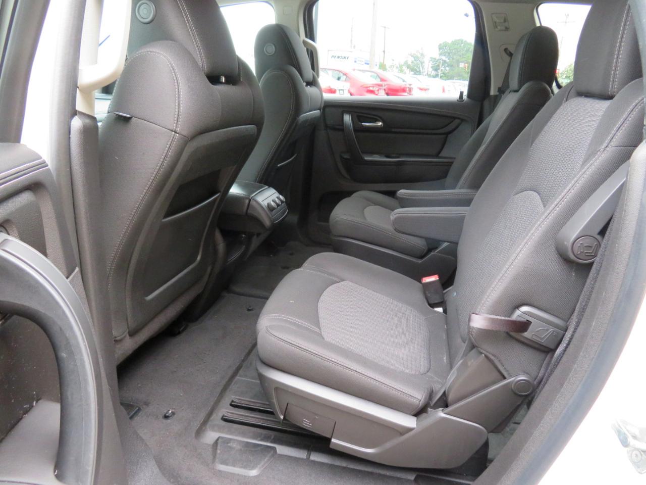 Chevrolet Traverse 1LT FWD 2013