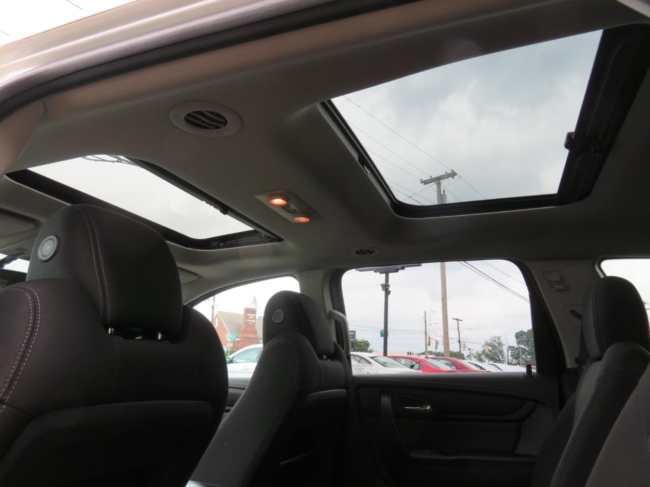 Chevrolet Traverse 1LT FWD 2013
