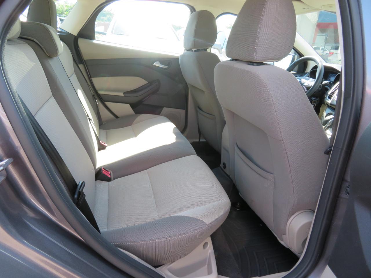 Ford Focus SE Hatch 2014