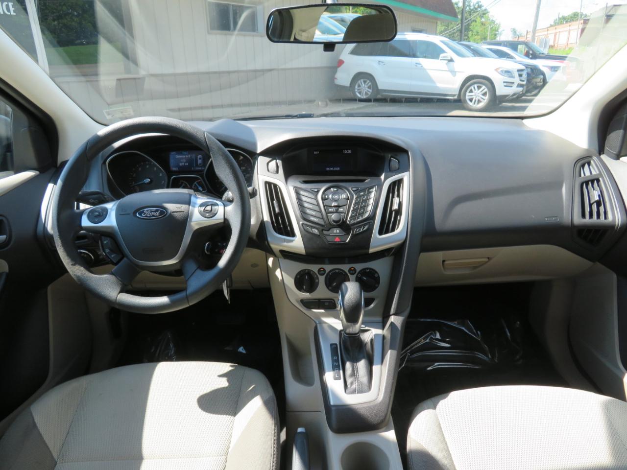 Ford Focus SE Hatch 2014