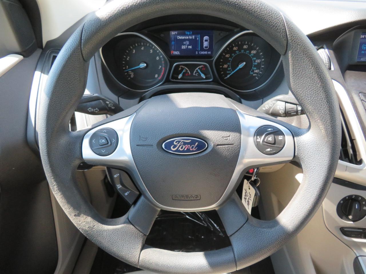 Ford Focus SE Hatch 2014