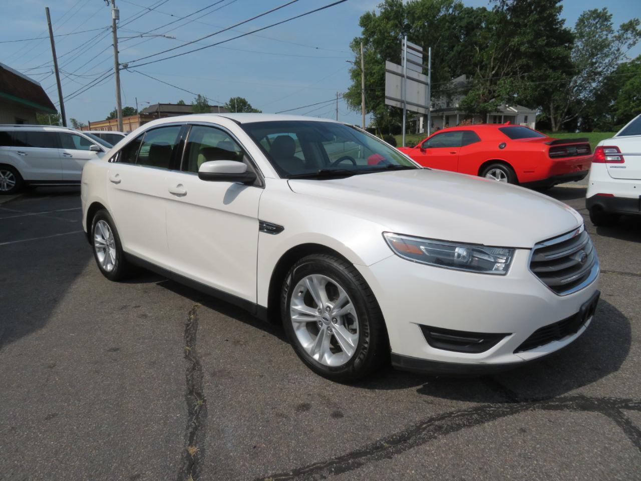 Ford Taurus SEL FWD 2018