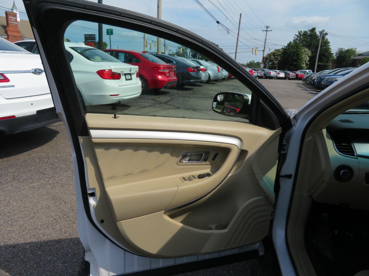 Ford Taurus SEL FWD 2018