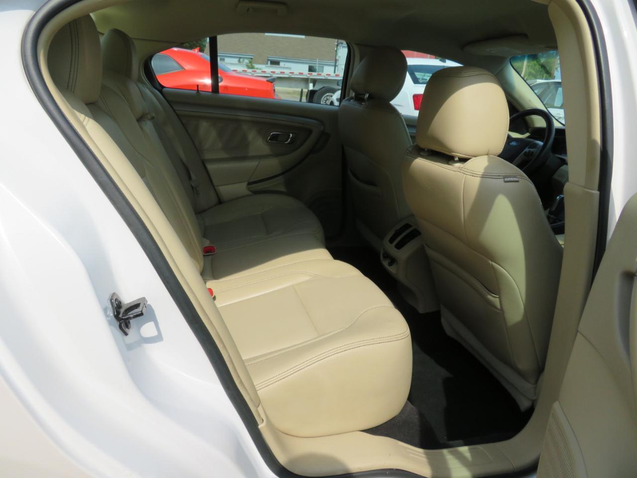 Ford Taurus SEL FWD 2018